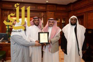 مدير جامعة الملك خالد يكرم الفائزين بجوائز مسابقة القرآن الكريم