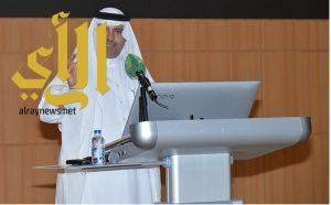 وكيل جامعة الملك عبدالعزيز للتطوير يدشن دليل حوكمة وتنظيم وسائل التواصل الاجتماعي