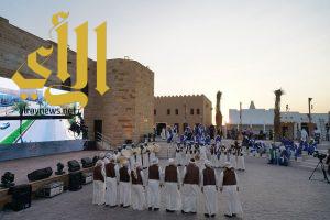 القرية التراثية في مهرجان الجنادرية تستقطب عشرات الآلاف من الأسر السعودية