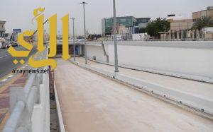 افتتاح مشروعي جسر ونفق على طريق علي بن أبي طالب بعد شهر