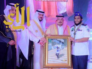 هدية جامعة الأمير سطام بن عبدالعزيز لأمير الرياض تجد ترحيباً من عشاق العمل التطوعي