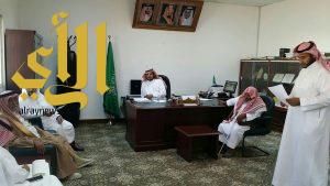 رئيس بلدية محافظة طريب يلتقي برئيس وأهالي مركز العرين
