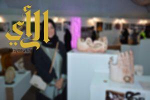 فنانة سعودية تستثمر النحت والمجسمات في إيصال سماحة الإسلام