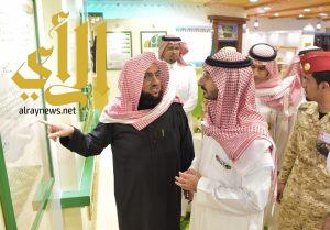 نائب أمير منطقة مكة المكرمة يزور جناح “بر أبها” بالجنادرية