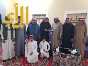 نادي الحي بثانوية الأمير نايف يزور دار دلق للتراث والفنون الشعبية